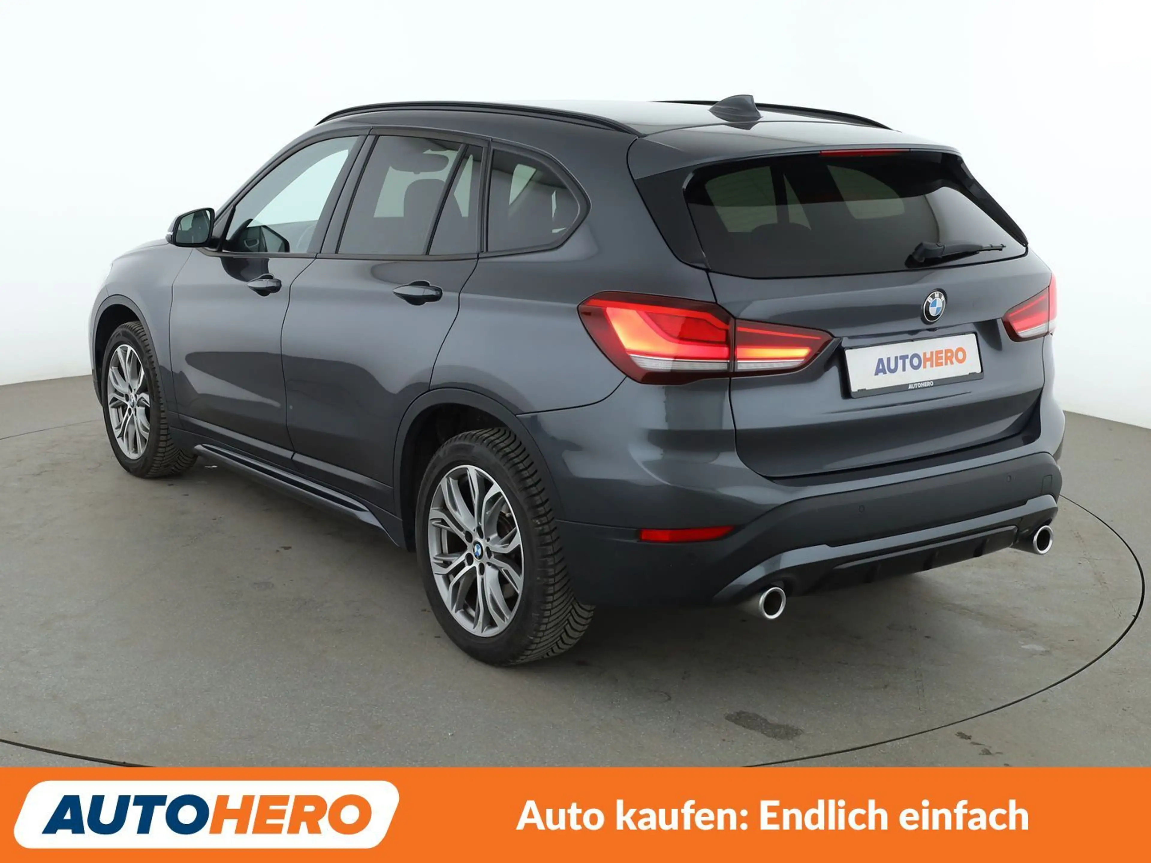 BMW X1 xDrive 20d Sport Line Aut.*NAVI*LED*HUD*CAM*PDC* — photo 4
