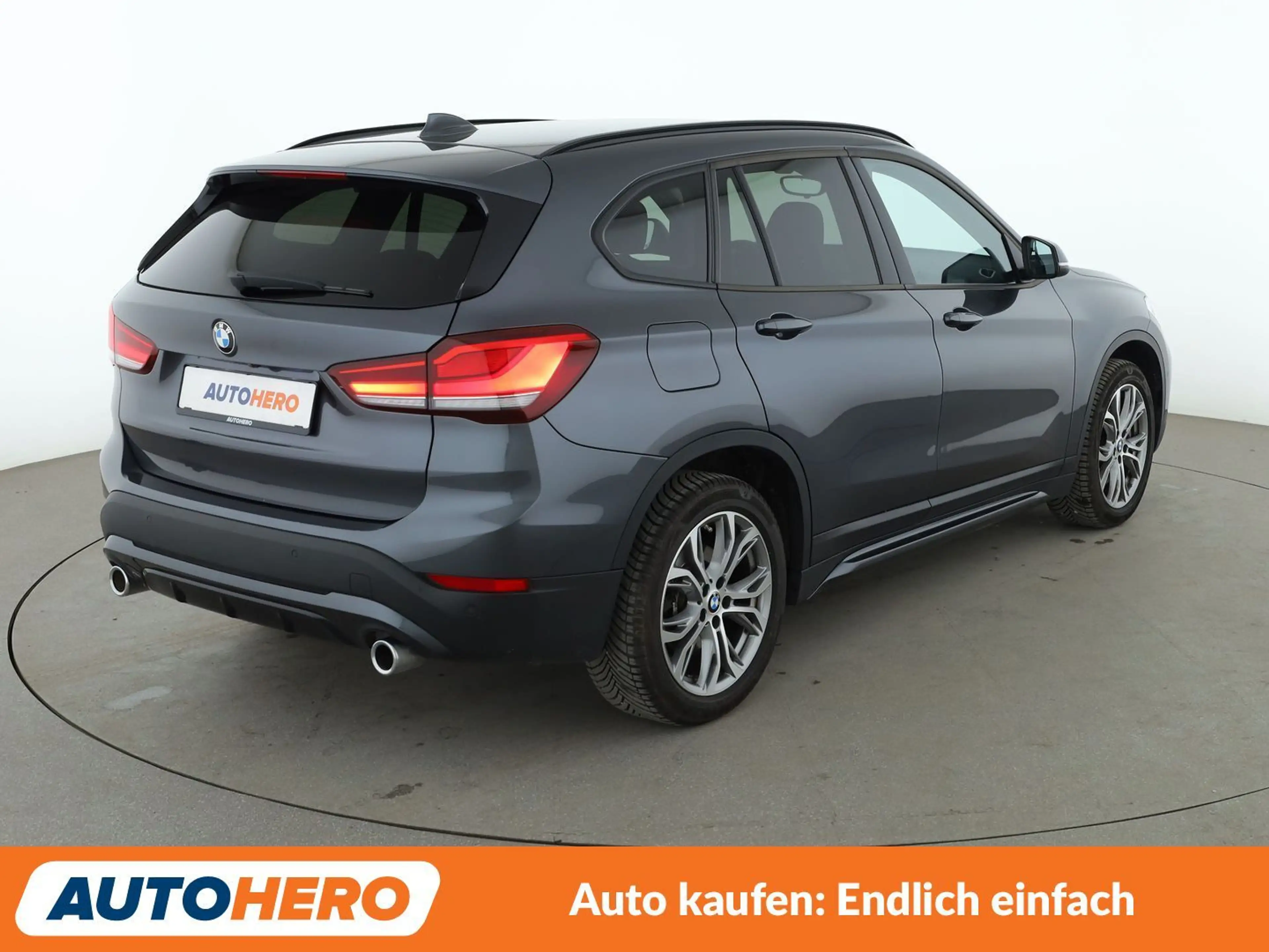 BMW X1 xDrive 20d Sport Line Aut.*NAVI*LED*HUD*CAM*PDC* — photo 6