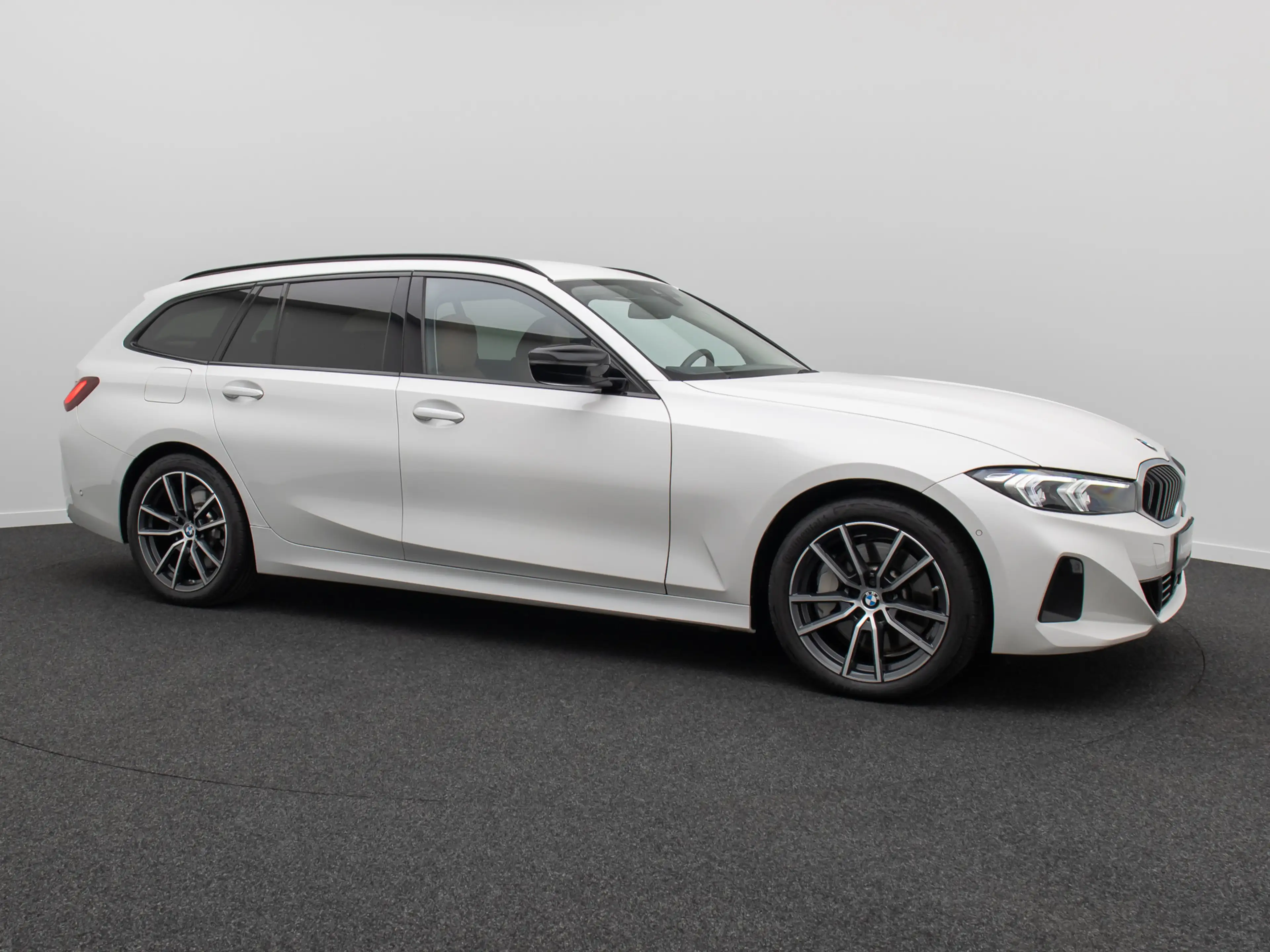 BMW 330 Komfort HUD Kamera H K Leder Sport 18Zoll — photo 4