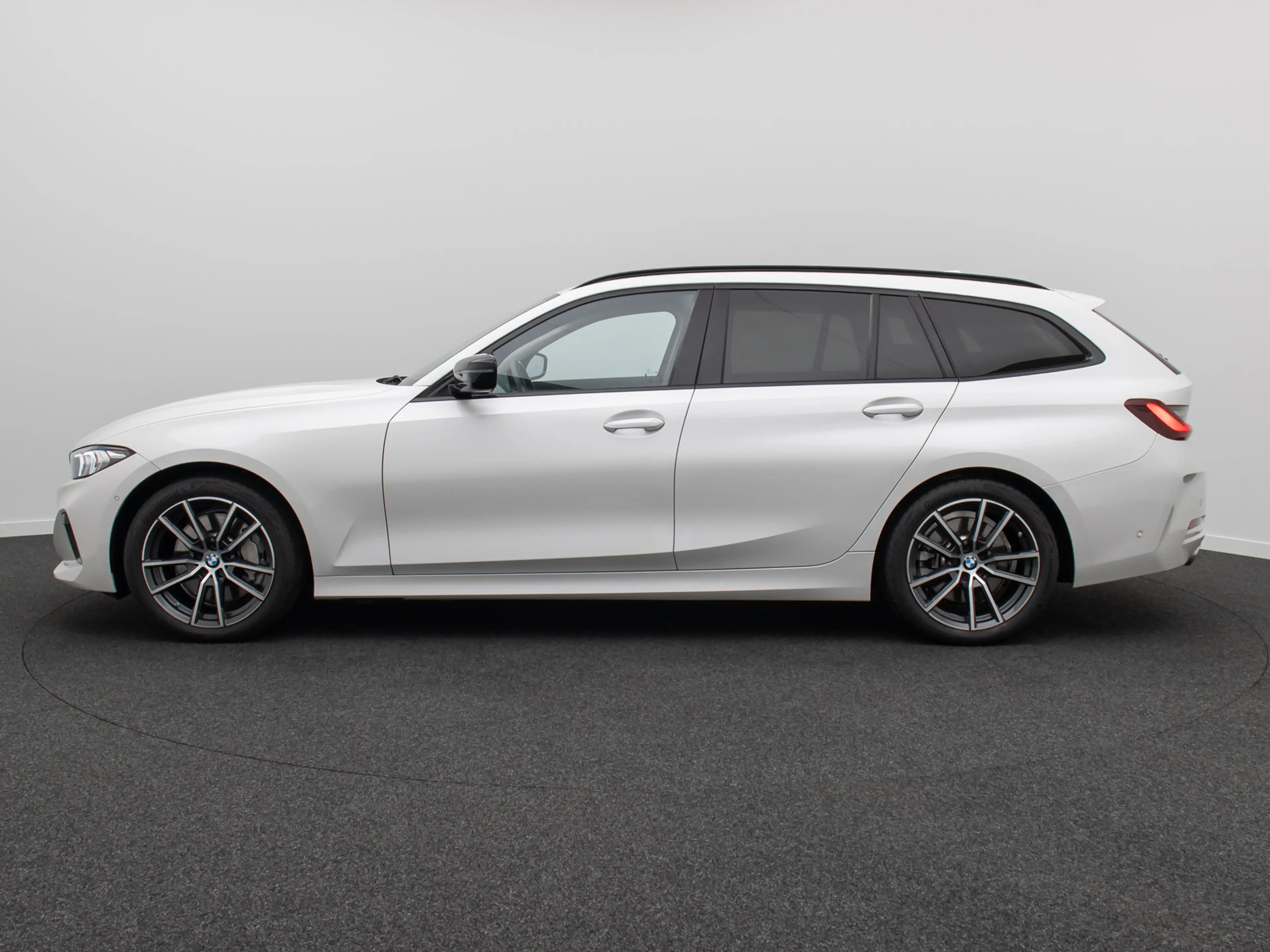 BMW 330 Komfort HUD Kamera H K Leder Sport 18Zoll — photo 11
