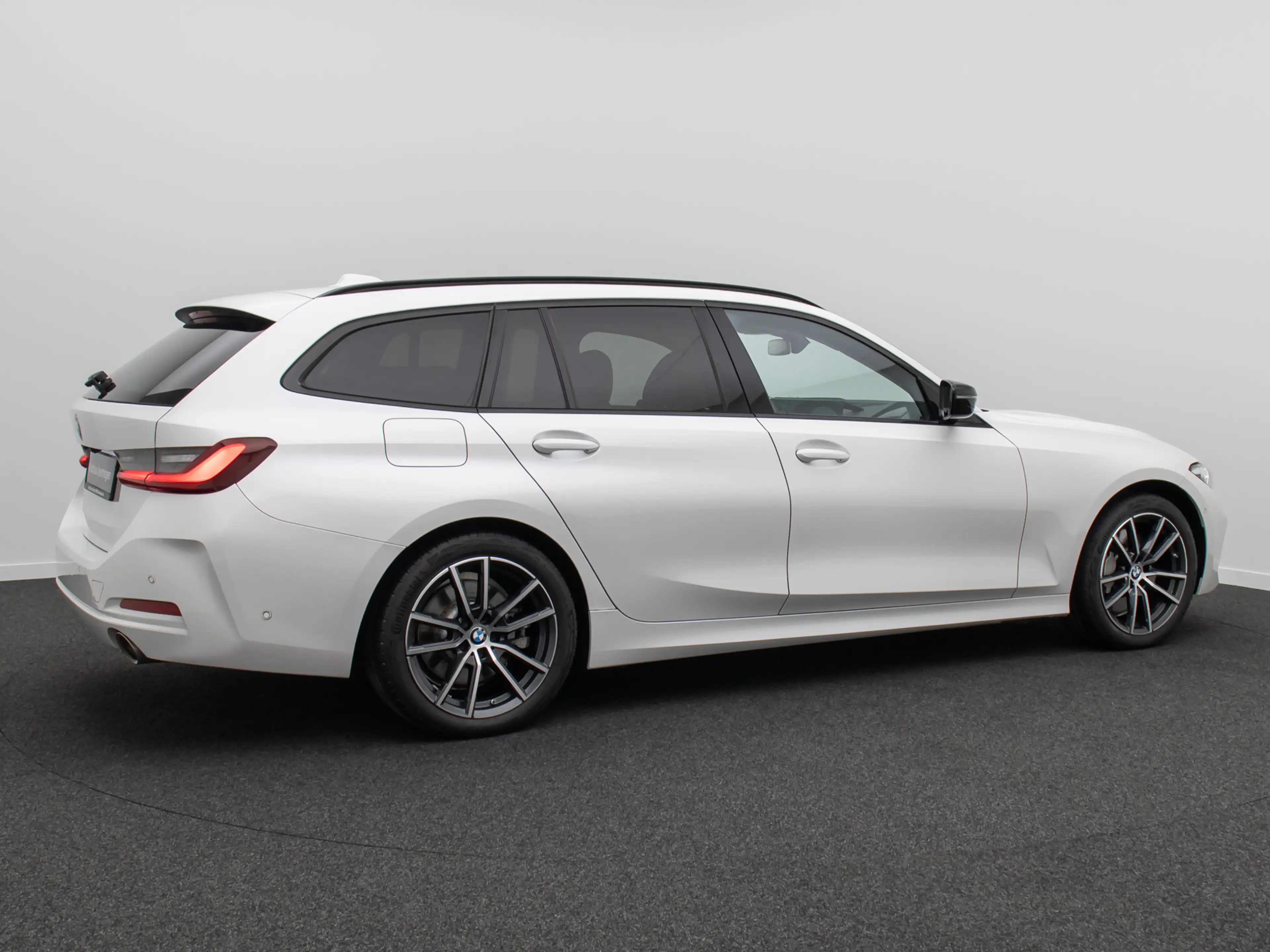 BMW 330 Komfort HUD Kamera H K Leder Sport 18Zoll — photo 6