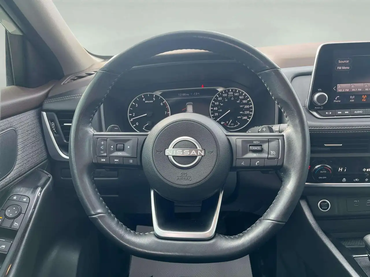 Nissan Rogue снимка Nissan Rogue