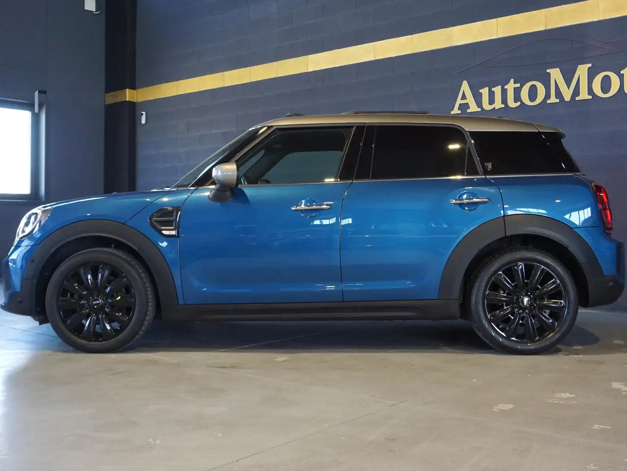 MINI Cooper Countryman 1.5 Cooper Yours auto Prezzo Reale 6