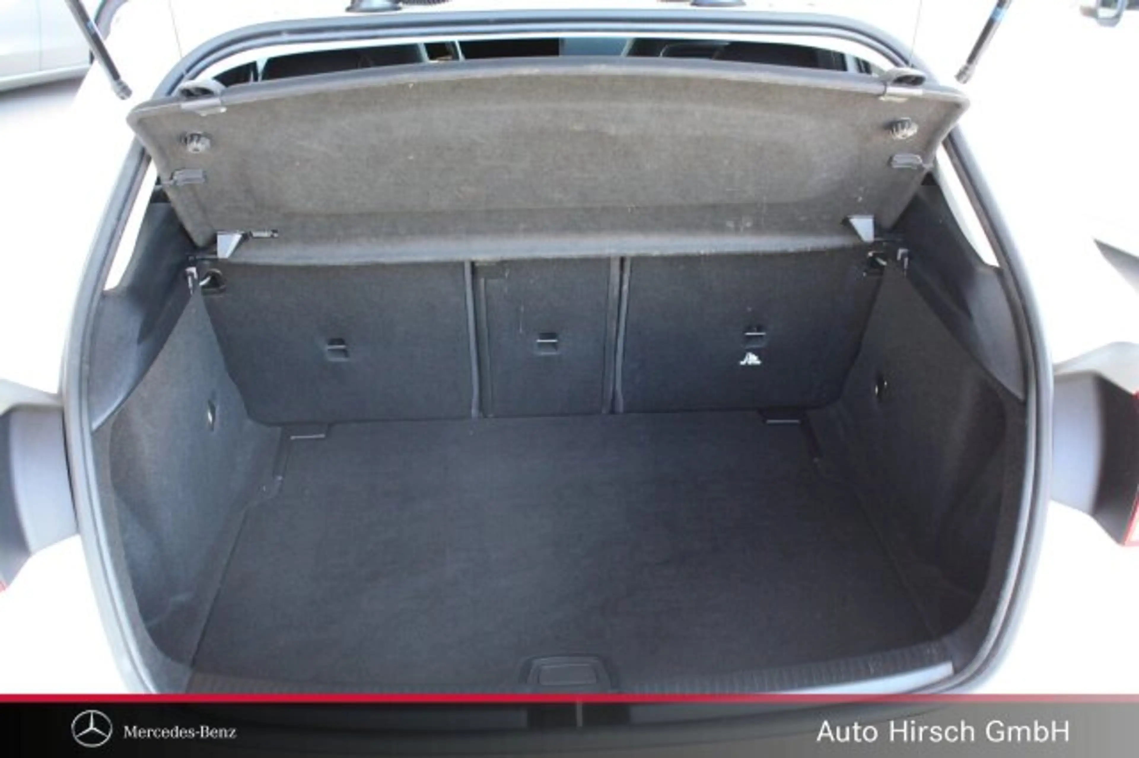 Mercedes-Benz A 250 A 250 Kompaktlimousine AMG Line/Navi/Keyless-Go — photo 10