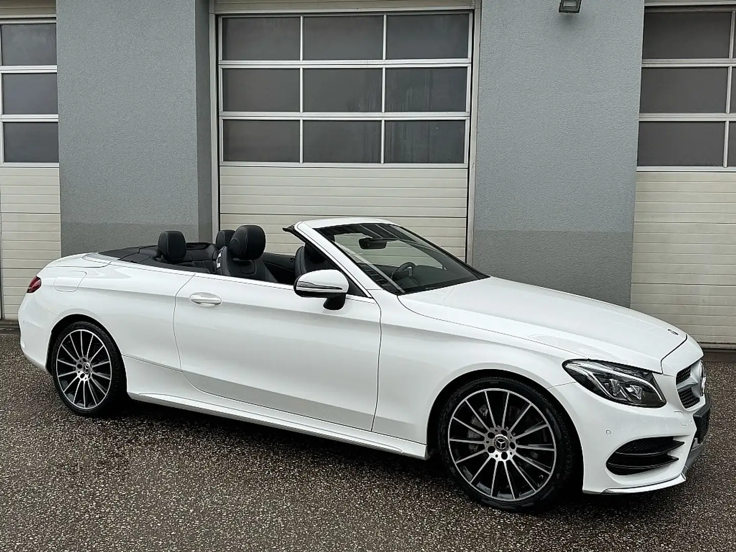 Mercedes-Benz C 250 d Cabrio Aut. *AMG-LINE* Biały - 2