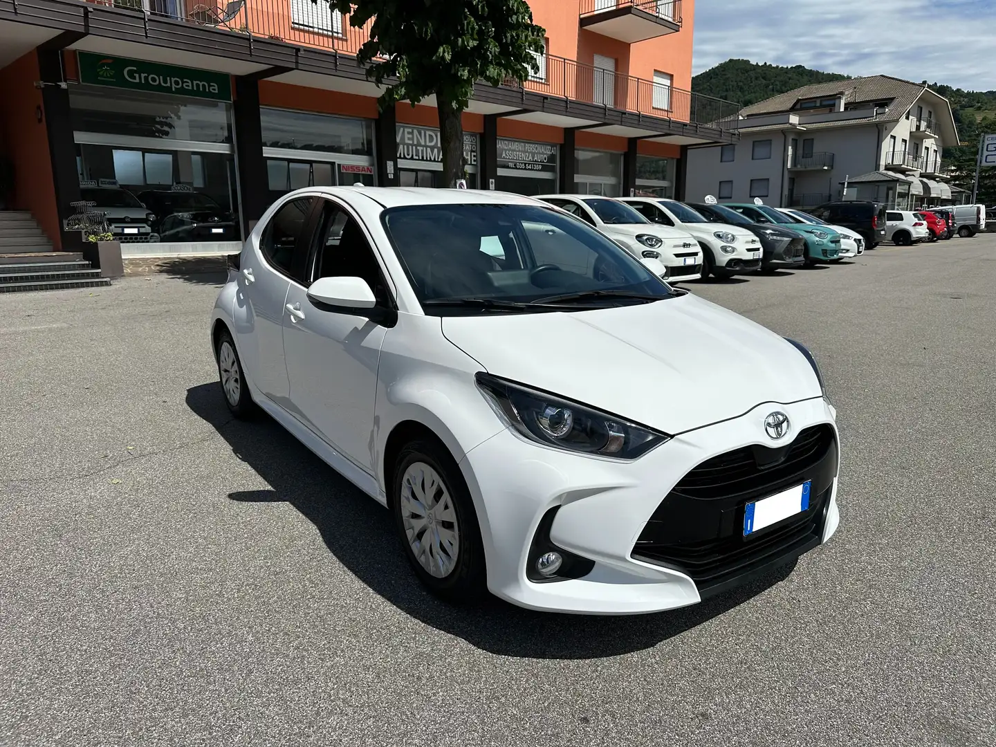 Toyota Yaris Yaris 1.0 Active 72cv Business Bianco - 2
