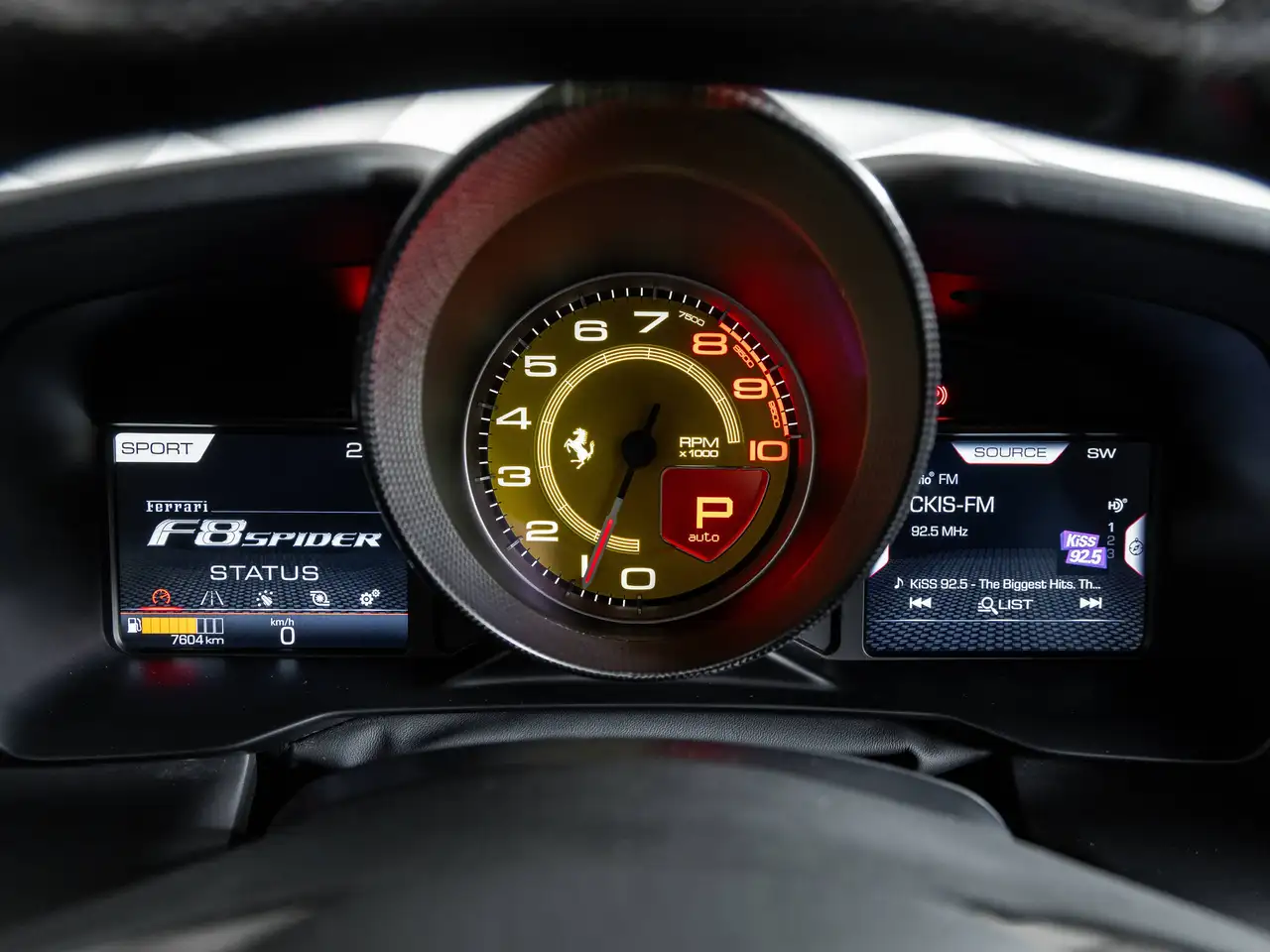 Ferrari F8 Spider снимка Ferrari F8 Spider