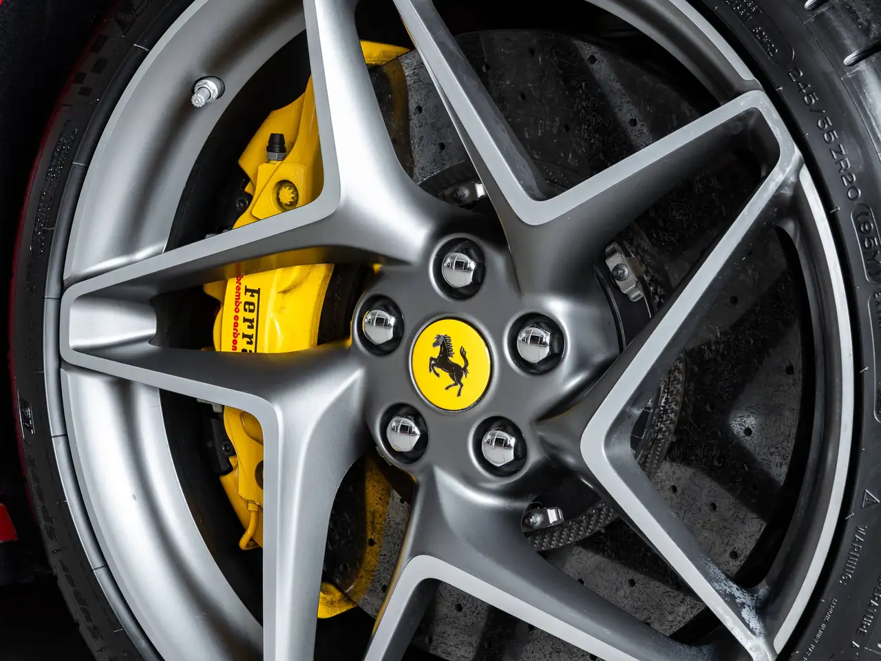 Ferrari F8 Spider снимка Ferrari F8 Spider