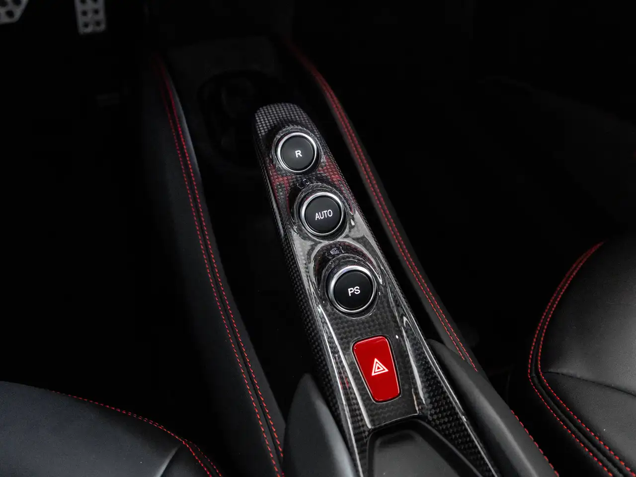 Ferrari F8 Spider снимка Ferrari F8 Spider