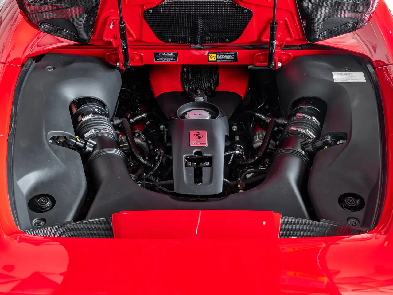 Ferrari F8 Spider снимка Ferrari F8 Spider