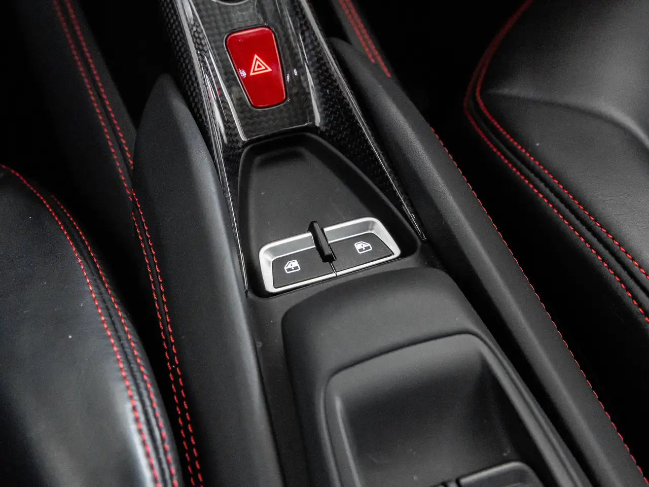 Ferrari F8 Spider снимка Ferrari F8 Spider