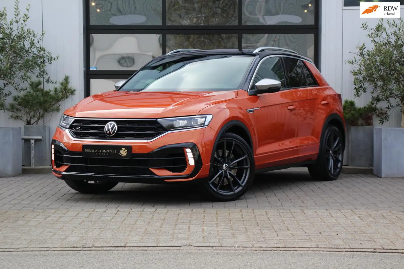 Volkswagen T-Roc 2.0 TSI R 4Motion - AKRAPOVIC - VIRTUAL - PANO - L Oranje - 1