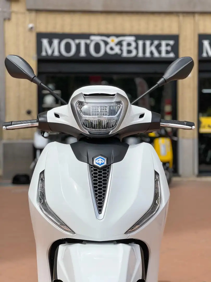 Piaggio Beverly 300 310 - 1