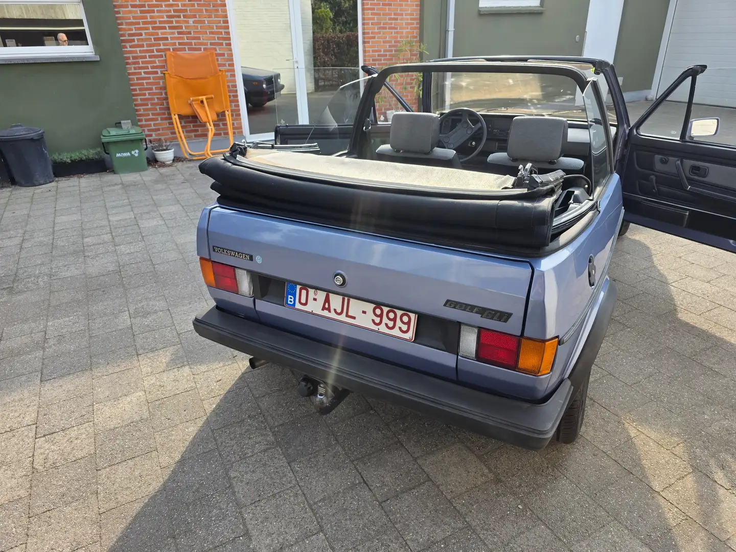 Oldtimer Volkswagen Golf I GLI Cabrio Blau - 2