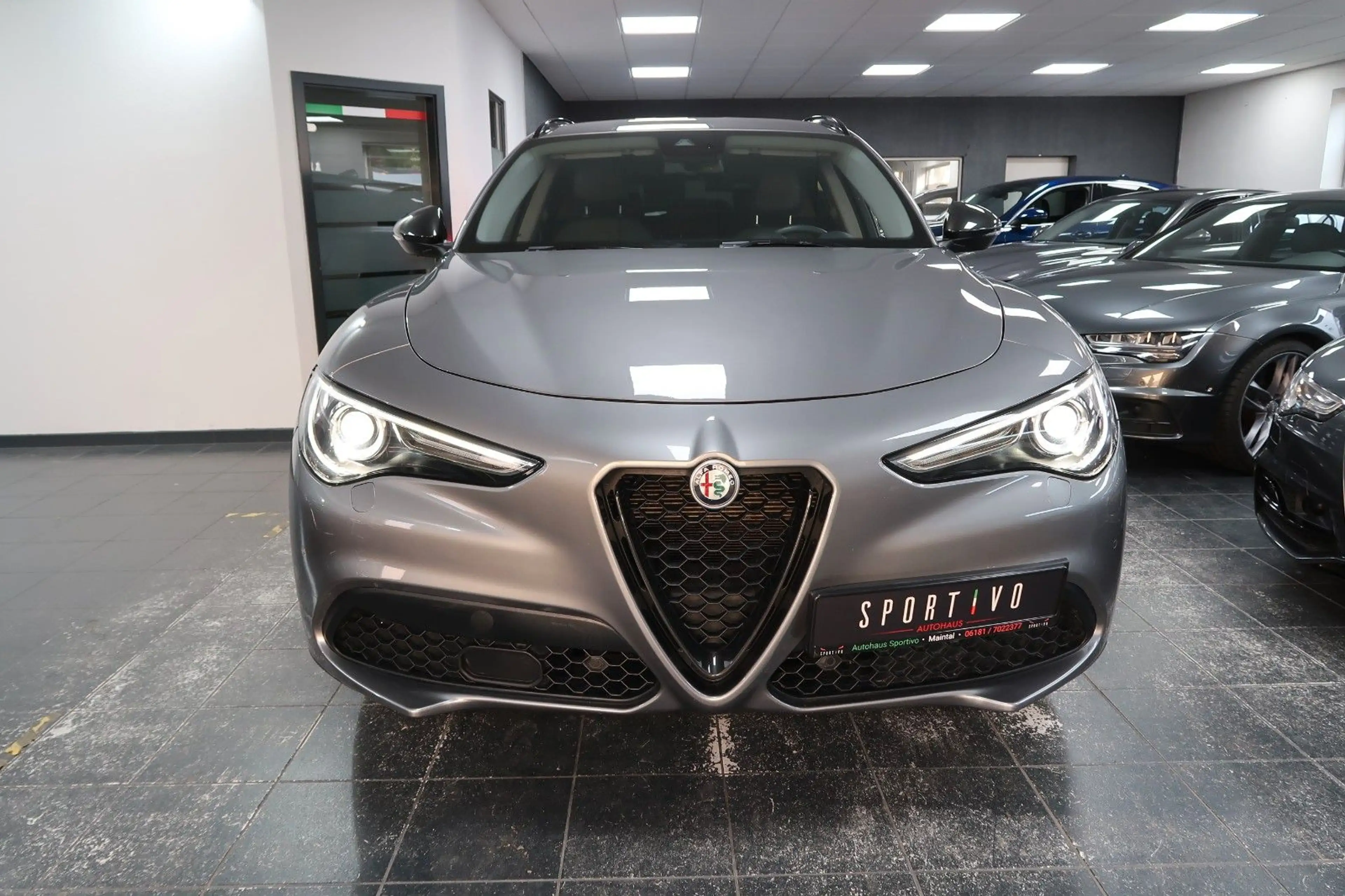 Alfa Romeo Stelvio B-Tech Q4*Carplay*BLS*AHK*KEYLESS*BI-XEN — photo 2