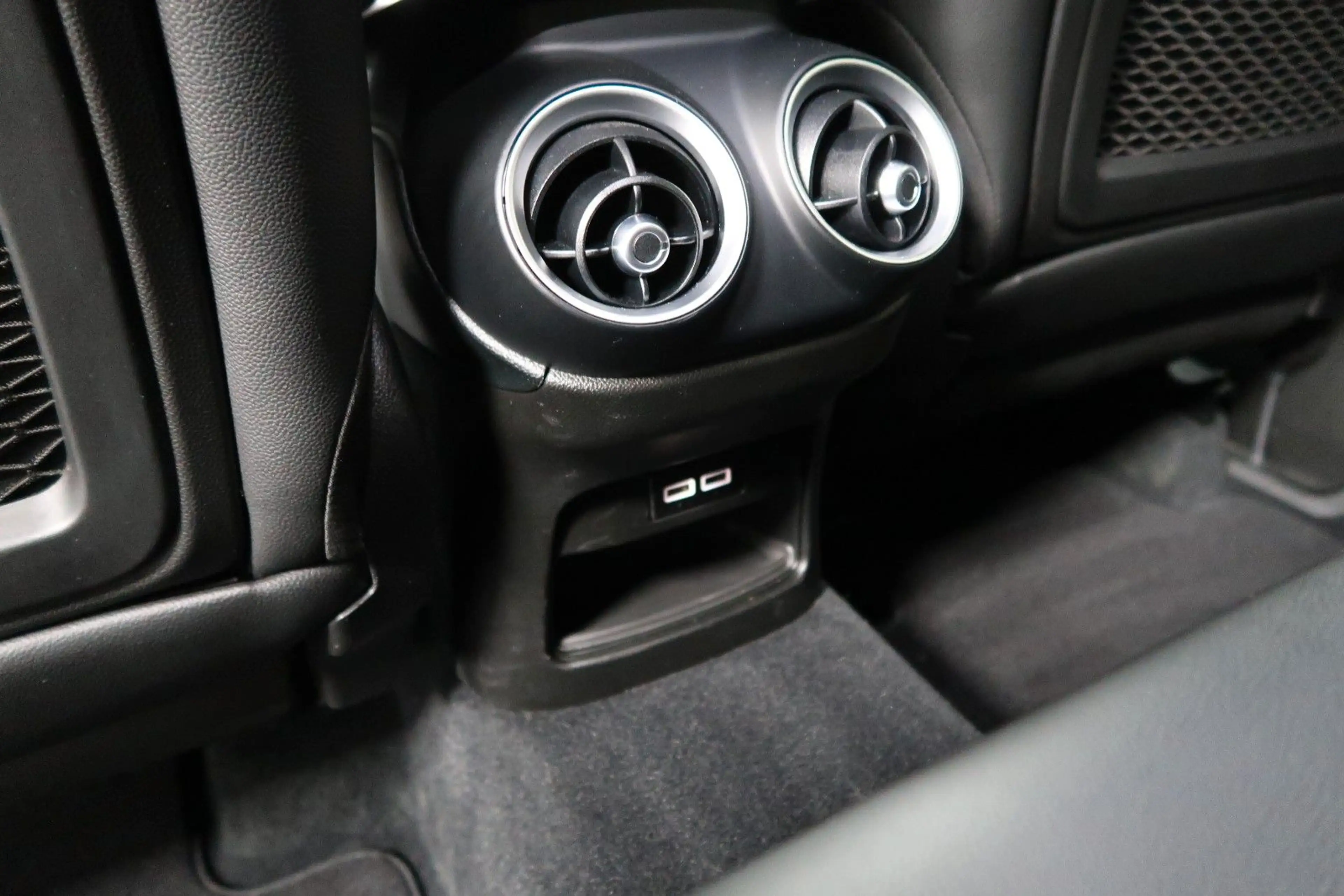 Alfa Romeo Stelvio B-Tech Q4*Carplay*BLS*AHK*KEYLESS*BI-XEN — photo 14