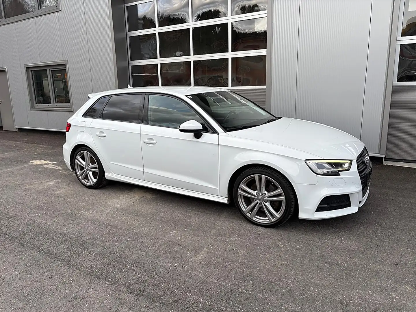 Audi A3 SB 2,0 TDI quattro sport S-LINE, TOP Weiß - 1