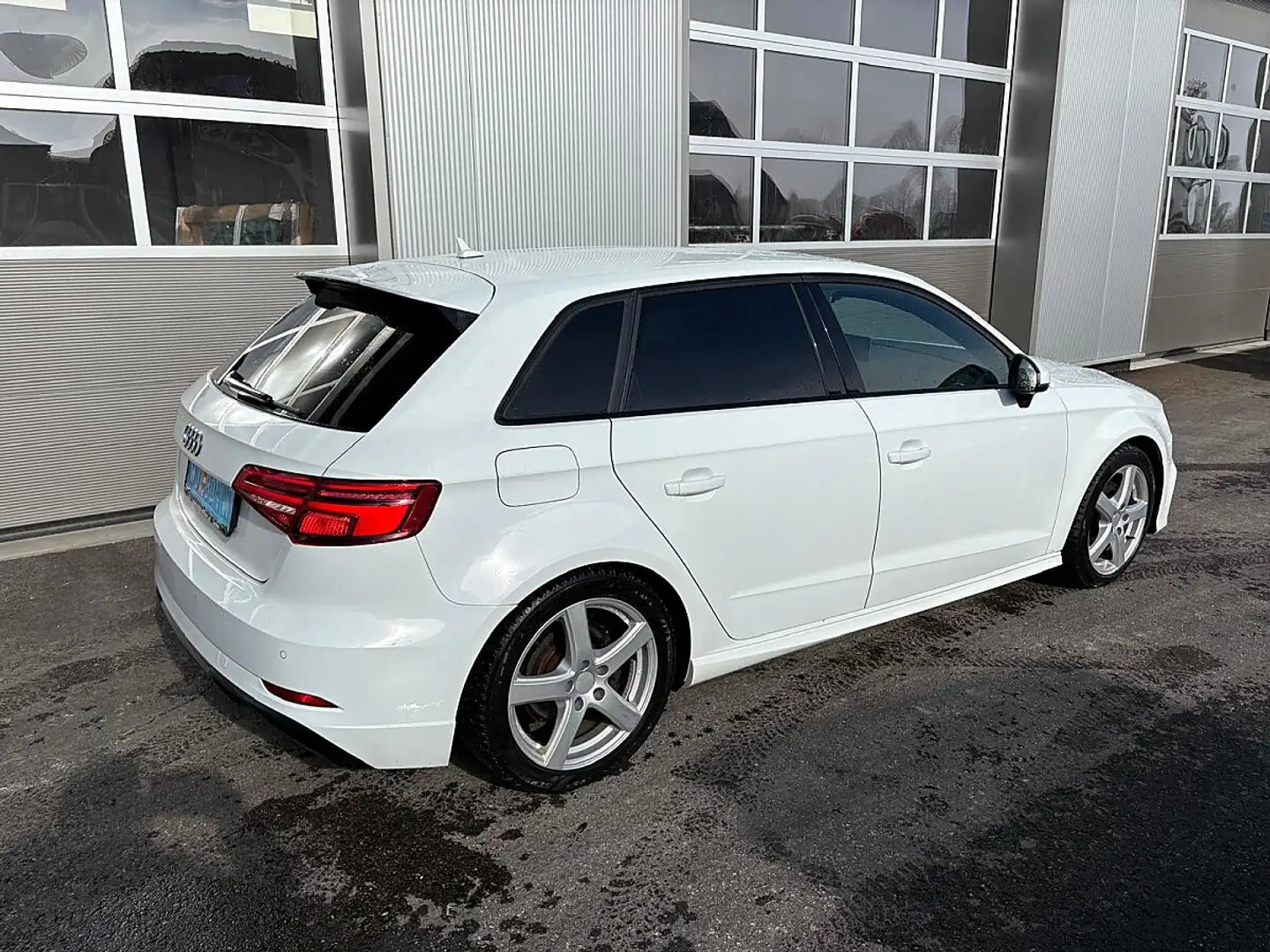 Audi A3 SB 2,0 TDI quattro sport S-LINE, TOP Weiß - 2