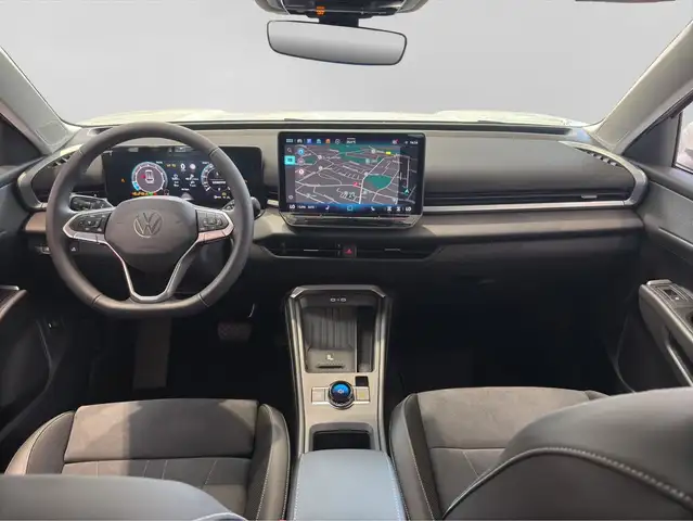 Volkswagen T-Roc view 5