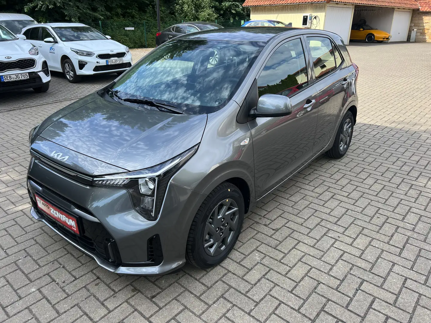 Kia Picanto Vision Gris - 1