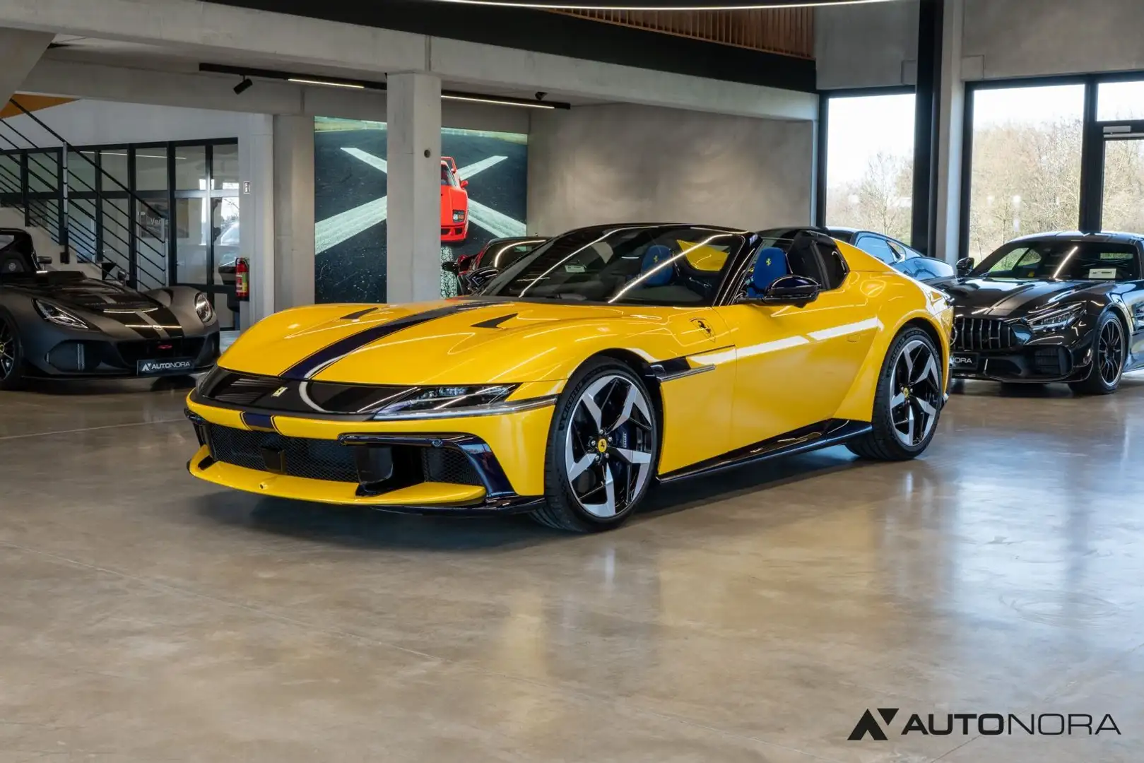 Ferrari 12 Cilindri Spider Blue Carbon / painted Shields / on stock Gelb - 1