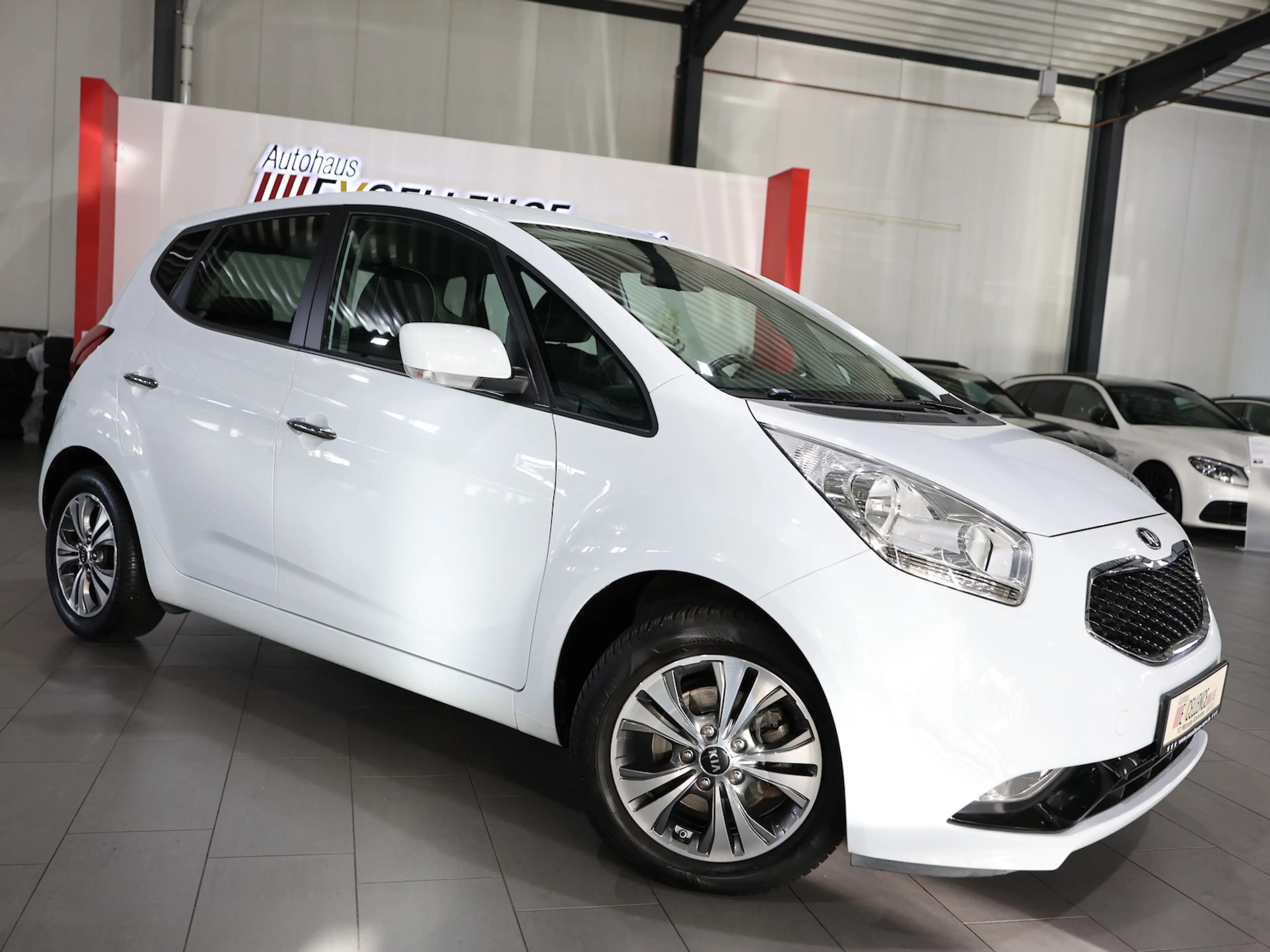 Kia Venga 1.4i DREAM TEAM / NAVI+KAMERA / MFL-BEHEIZ — photo 3