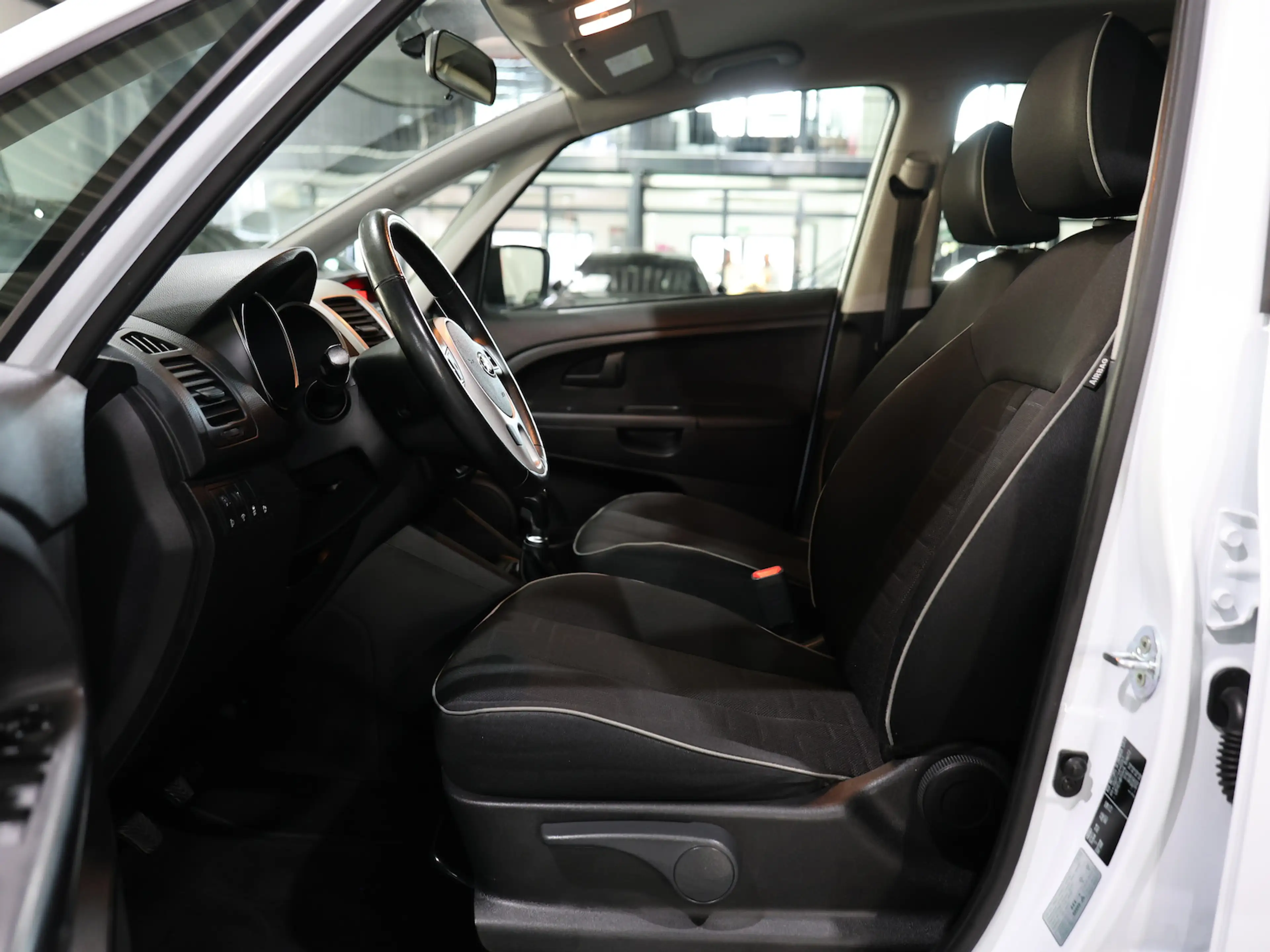 Kia Venga 1.4i DREAM TEAM / NAVI+KAMERA / MFL-BEHEIZ — photo 13