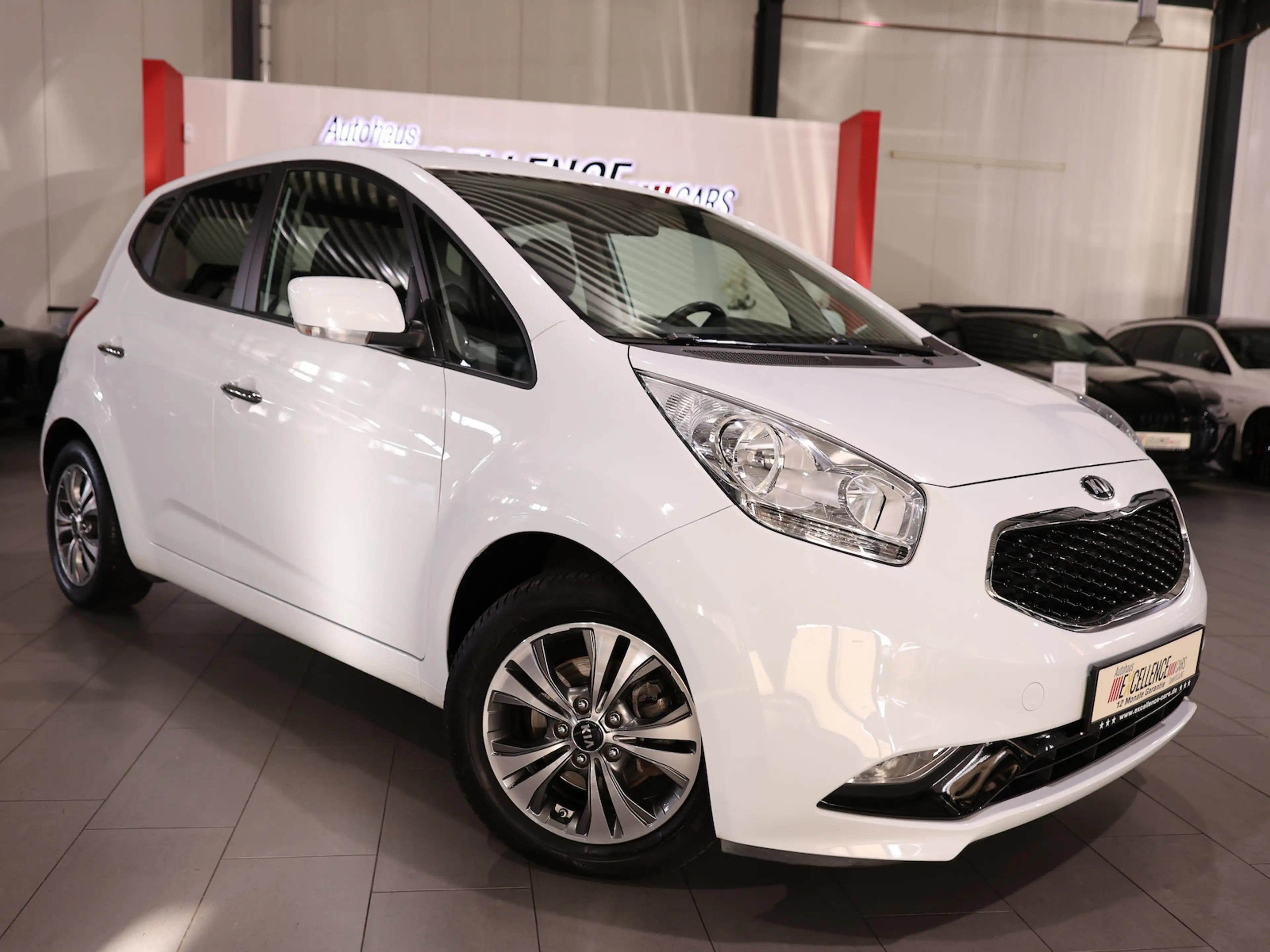 Kia Venga 1.4i DREAM TEAM / NAVI+KAMERA / MFL-BEHEIZ — photo 2