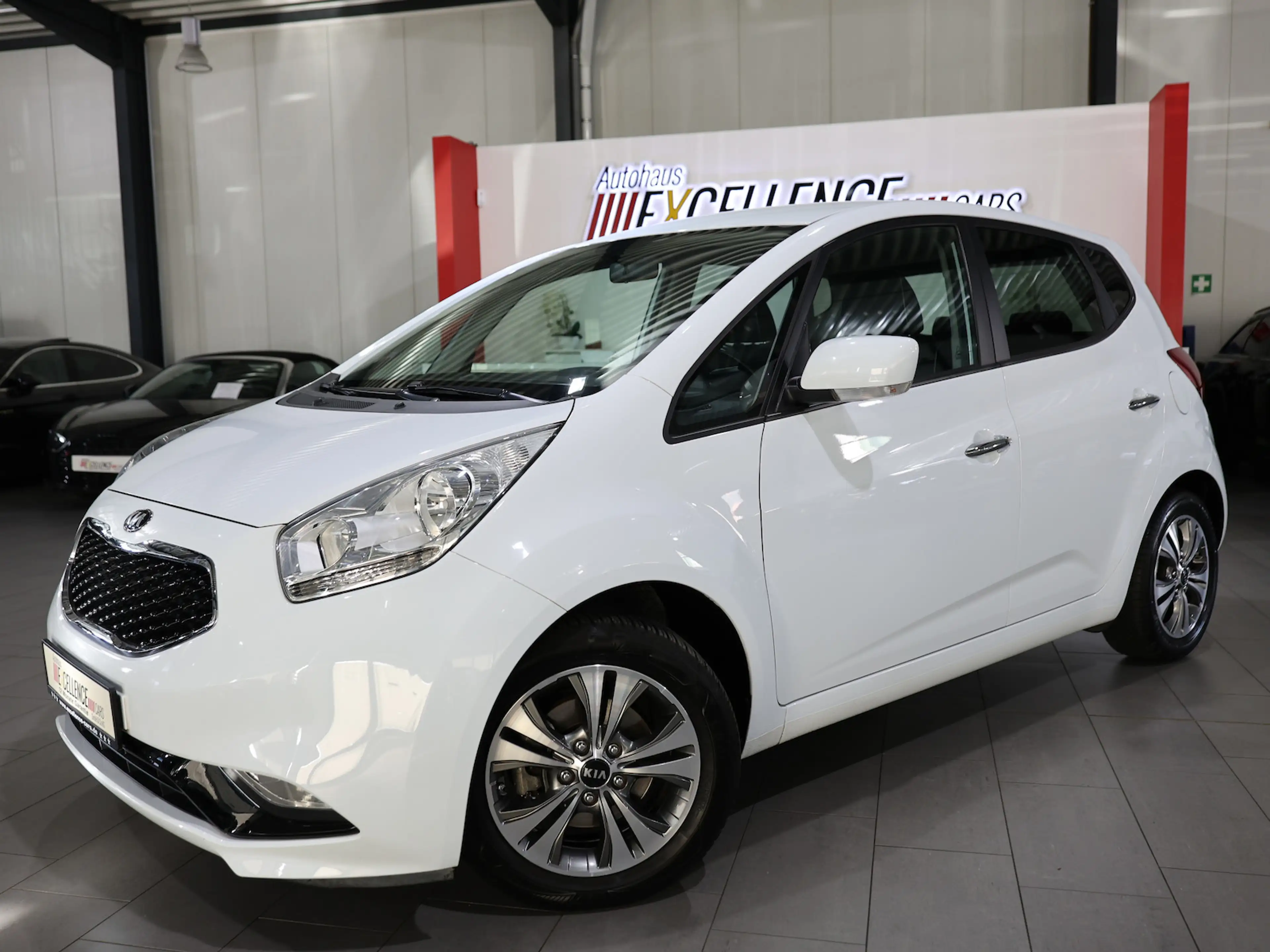 Kia Venga 1.4i DREAM TEAM / NAVI+KAMERA / MFL-BEHEIZ — photo 5