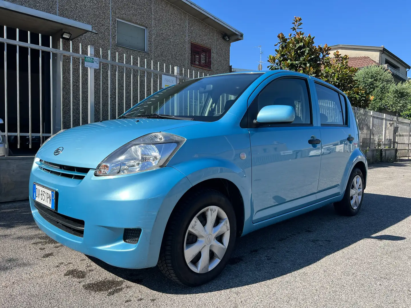 Daihatsu Sirion Sirion 1.0 Hiro Euro 4 adatta a neopatentati Azul - 1