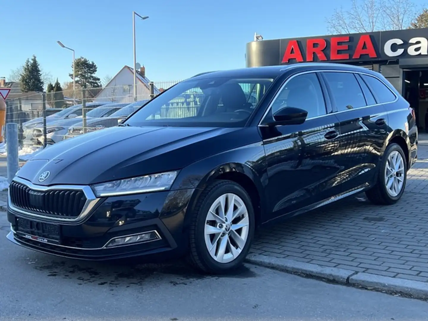 Skoda Octavia Combi Style*LED*VIRT*NAVI*KEY*DIST.*SPUR* Czarny - 1