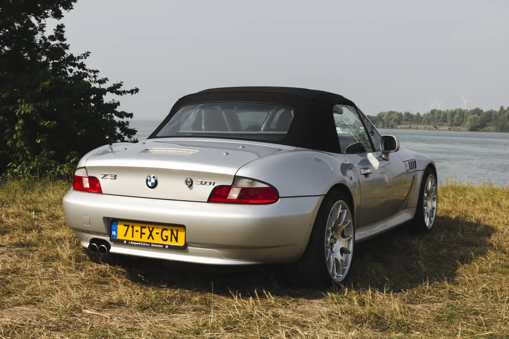 BMW Z3 Roadster 3.0i Grau - 2