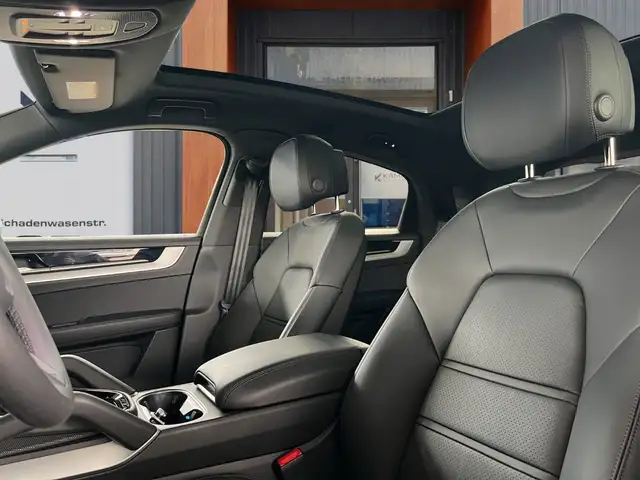 Porsche Cayenne view 6
