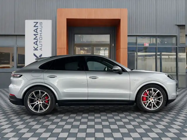 2024 Porsche Cayenne in Silver for sale