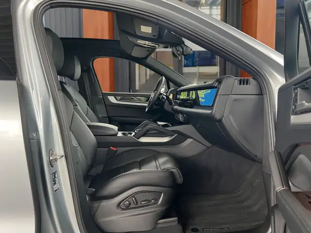 Porsche Cayenne view 5