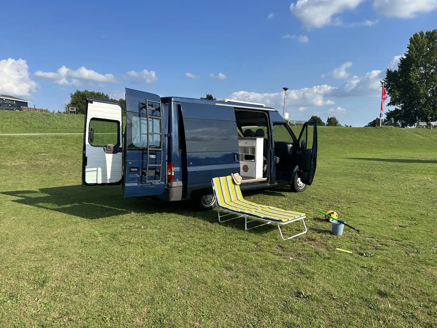 Ford Transit Bus Wohnmobil Blau - 1