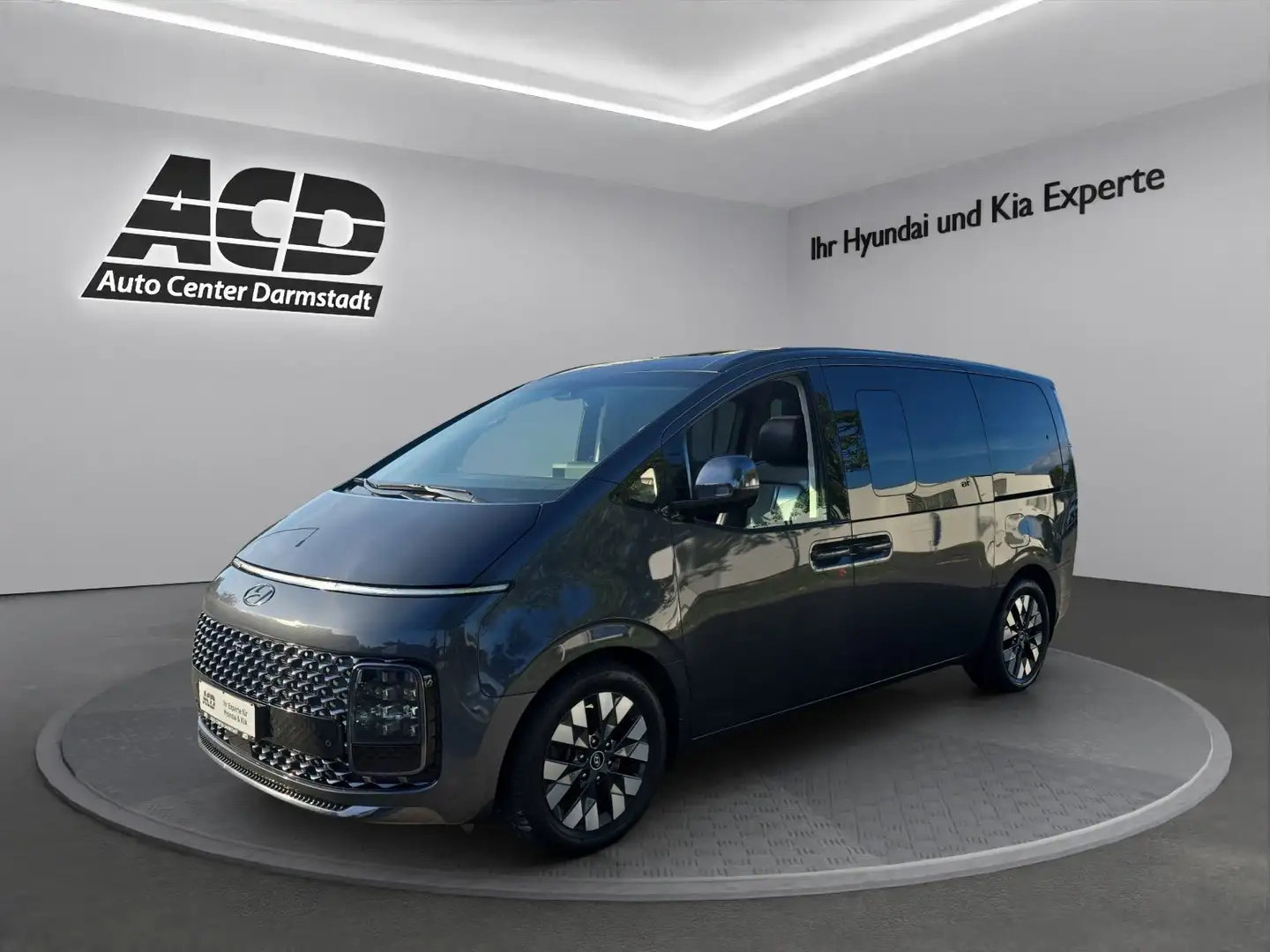 Hyundai STARIA Staria 2,2D AT Signature 7-SITZER*4WD*PANO*VOLLAUS Grau - 1