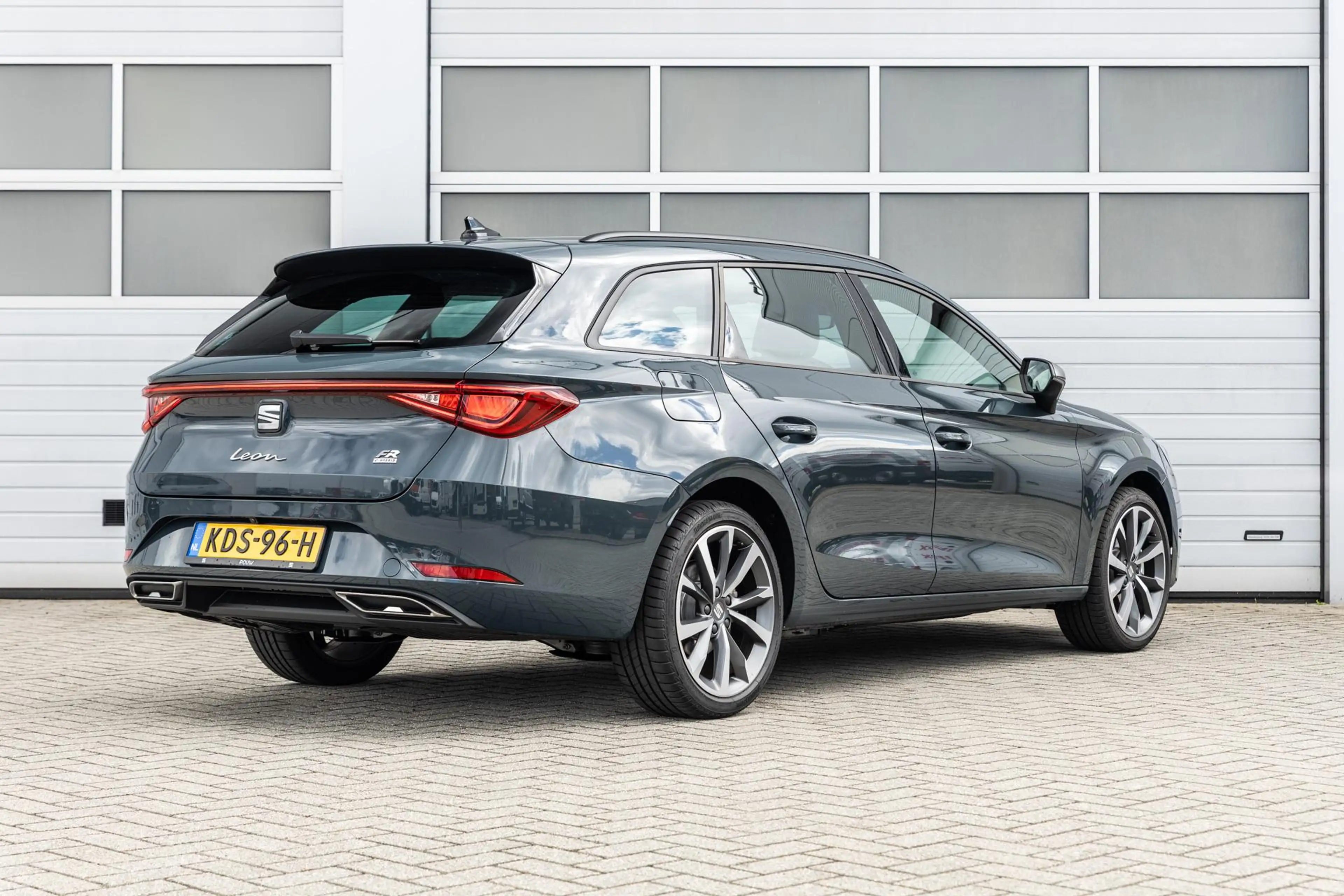 SEAT Leon e-Hybrid Sportstourer 1.5 TSI 204pk FR Business | Stoel-/ S — photo 2