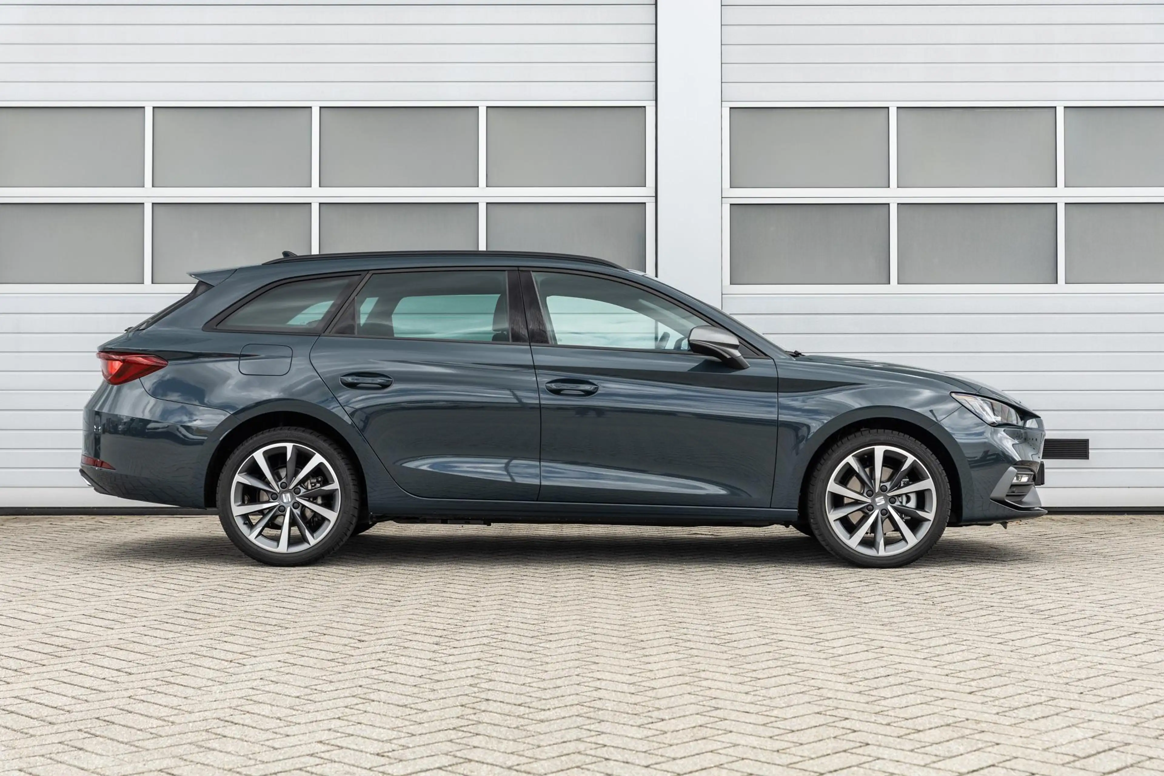 SEAT Leon e-Hybrid Sportstourer 1.5 TSI 204pk FR Business | Stoel-/ S — photo 3