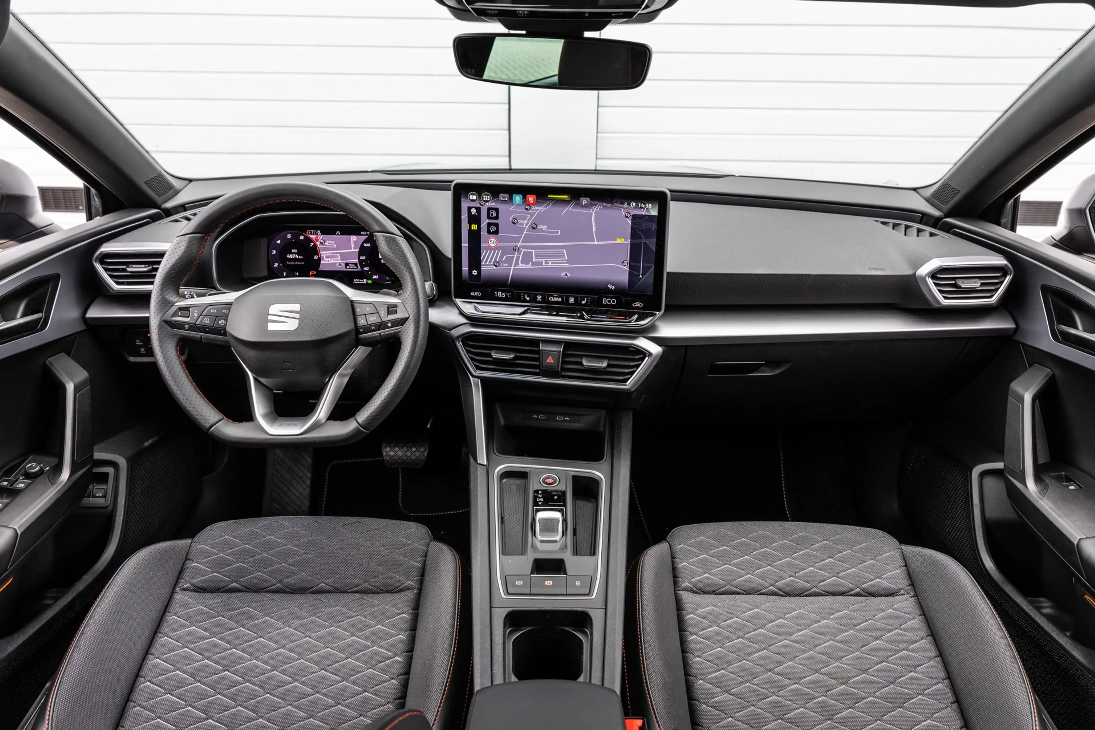 SEAT Leon e-Hybrid Sportstourer 1.5 TSI 204pk FR Business | Stoel-/ S — photo 5