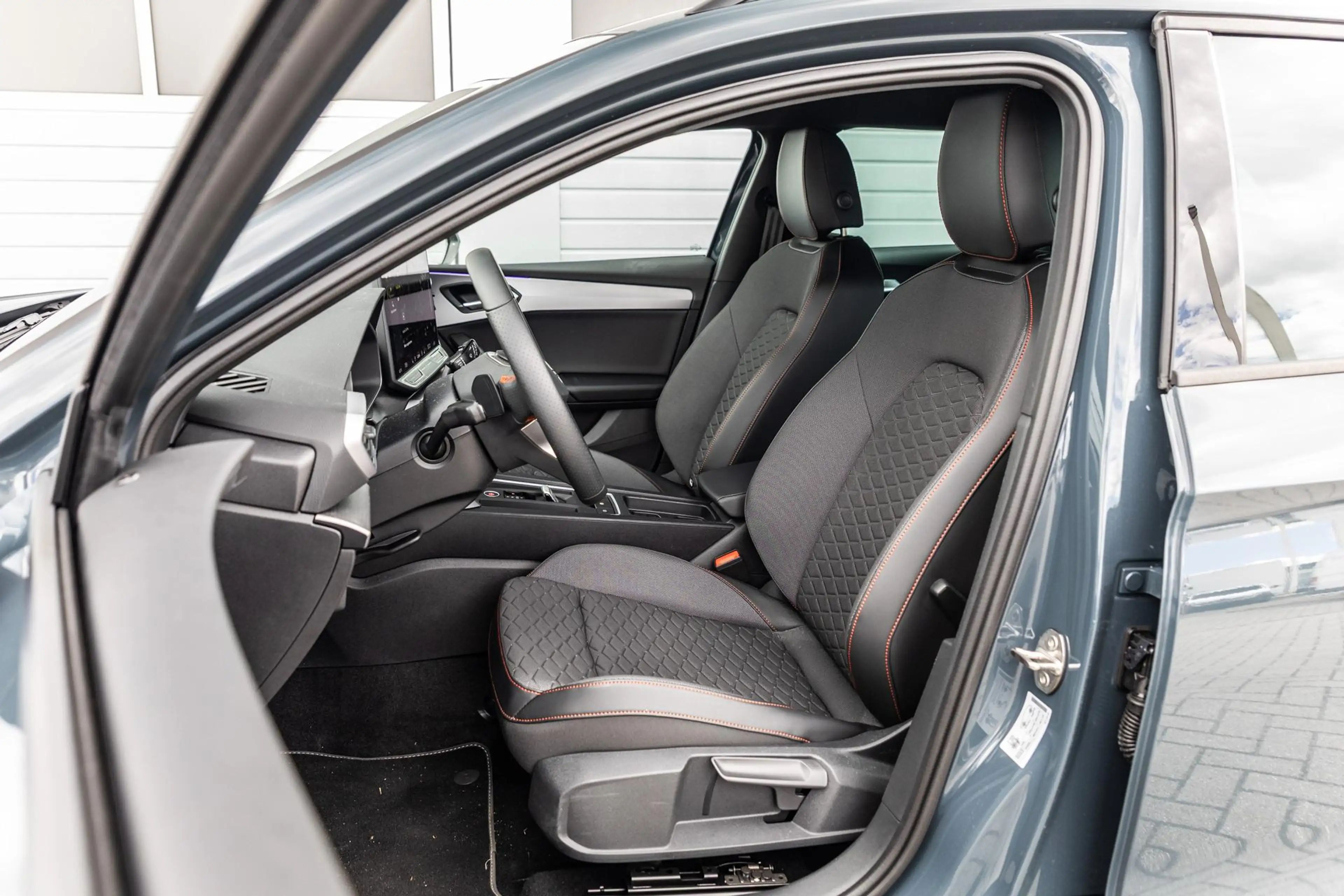 SEAT Leon e-Hybrid Sportstourer 1.5 TSI 204pk FR Business | Stoel-/ S — photo 4