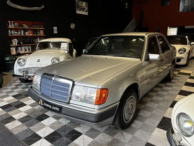 Mercedes-Benz Autres W124 E250d Turbo