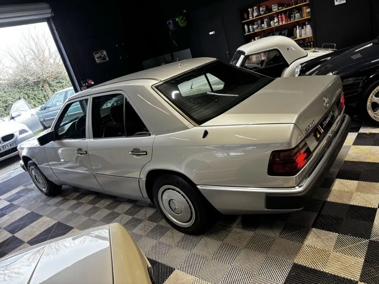 Mercedes-Benz W124 E250d Turbo, foto 7
