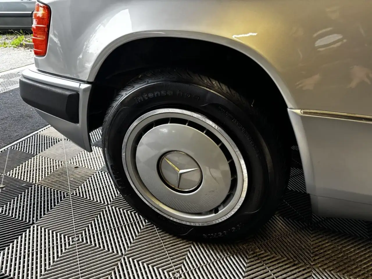 Mercedes-Benz W124 E250d Turbo, foto 10