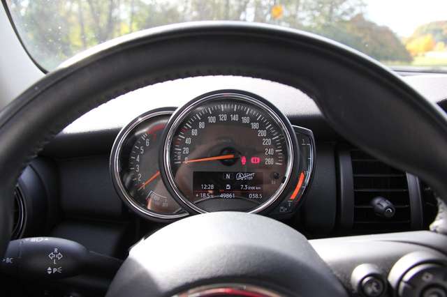 MINI 1.5i 102PS 5-TÜRIG! LED NAV Sitzheizung