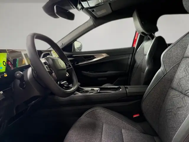 Renault Austral view 7