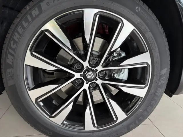 Renault Austral view 15