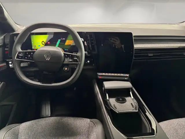 Renault Austral view 11
