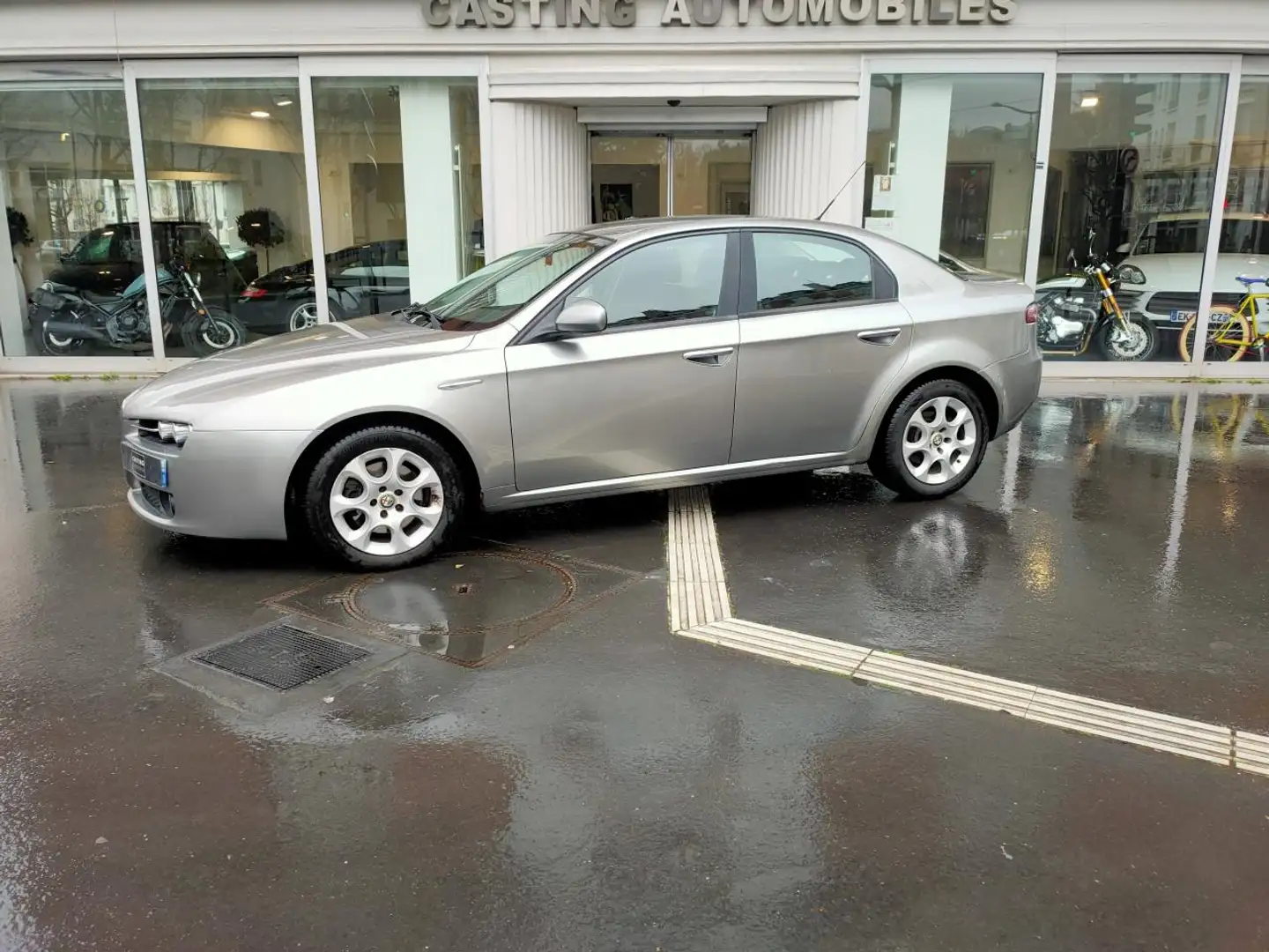 Alfa Romeo 159 1.9 JTDM - 150  Distinctive à professionnels Blanc - 2