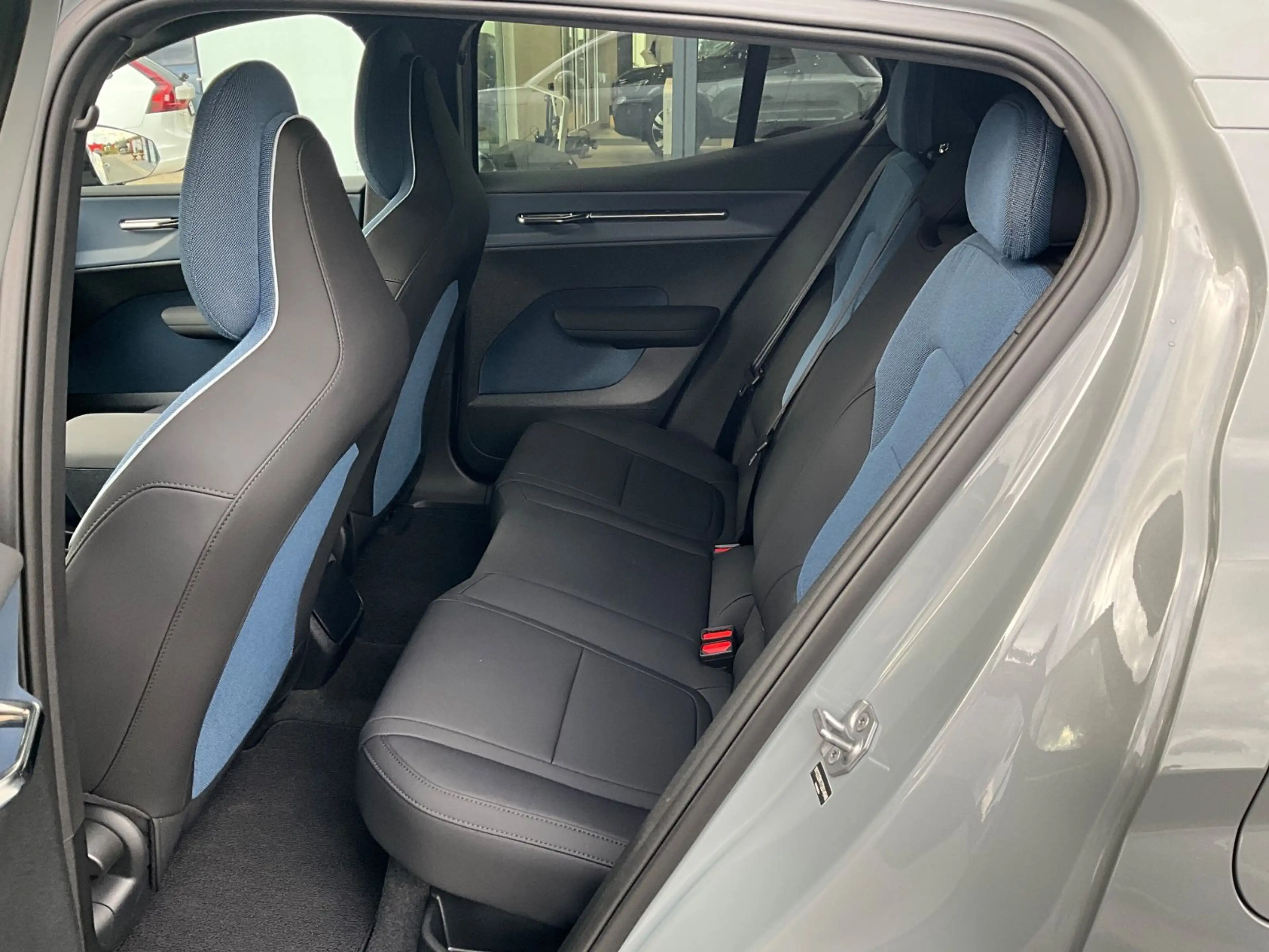 Volvo EX30 Plus 2WD — photo 14